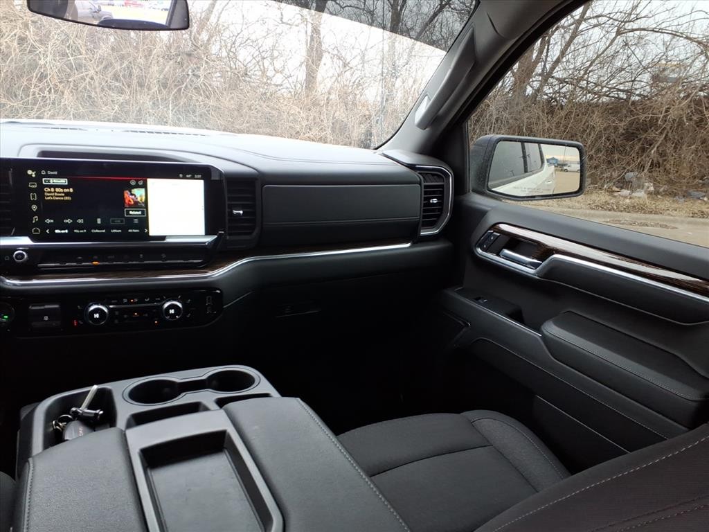 GMC Sierra 1500 Vehicle Full-screen Gallery Image 9