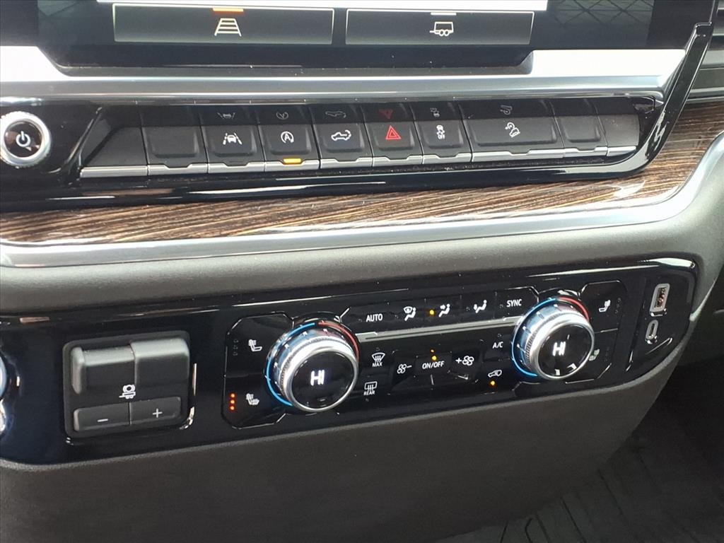 GMC Sierra 1500 Vehicle Full-screen Gallery Image 14