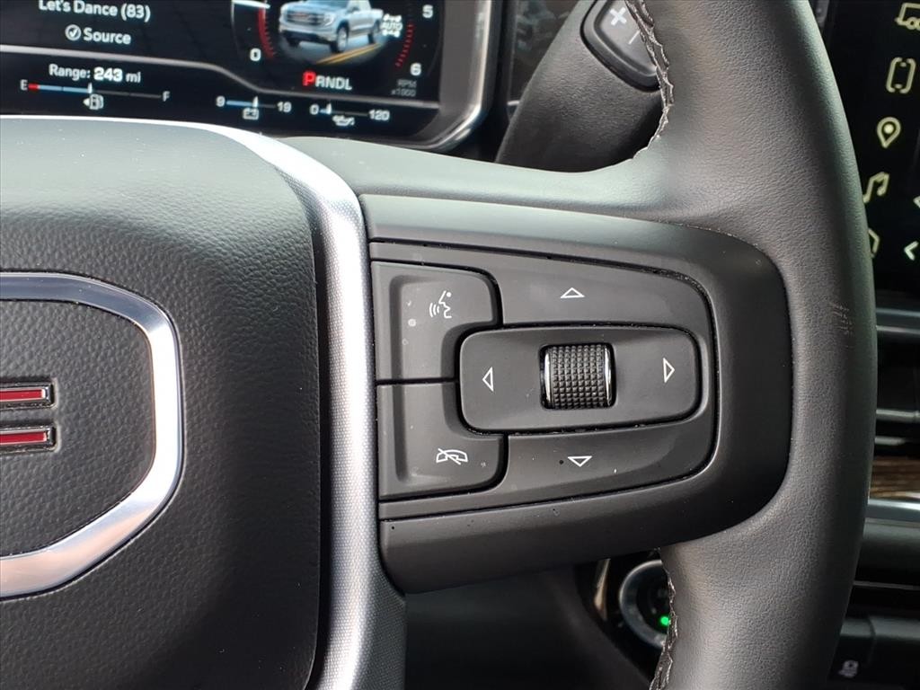 GMC Sierra 1500 Vehicle Full-screen Gallery Image 16