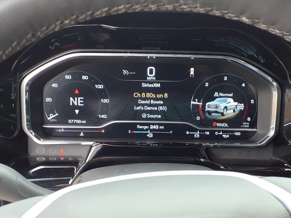 GMC Sierra 1500 Vehicle Full-screen Gallery Image 17