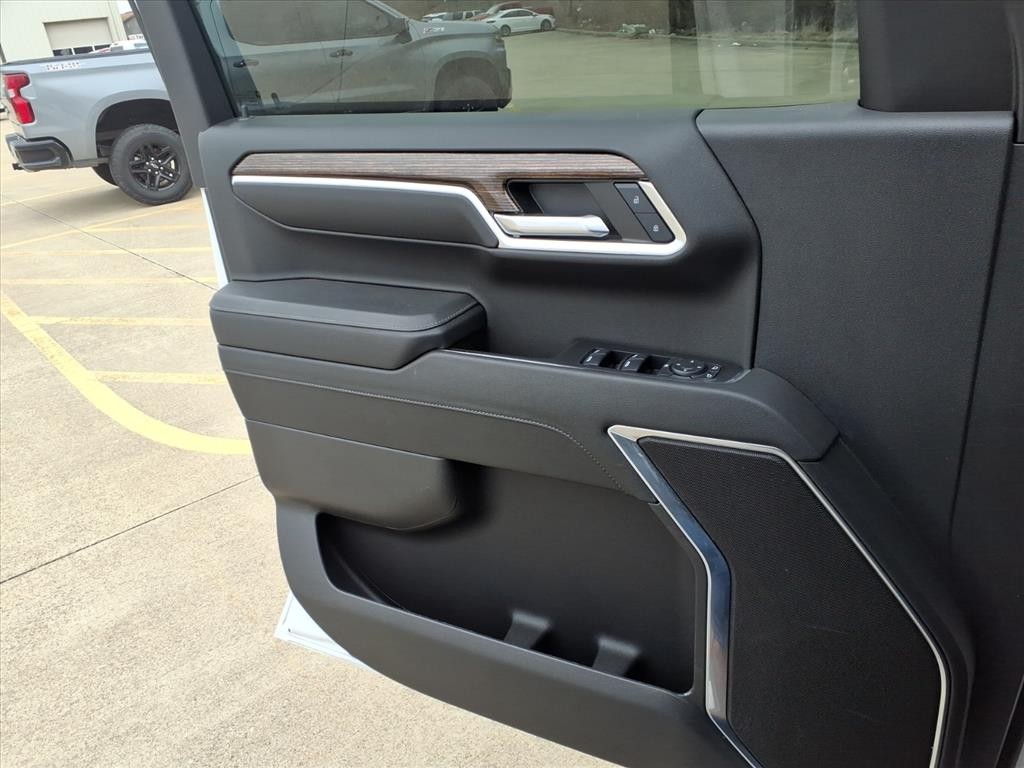 GMC Sierra 1500 Vehicle Full-screen Gallery Image 19