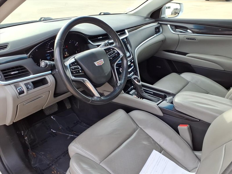 Cadillac XTS Vehicle Full-screen Gallery Image 20
