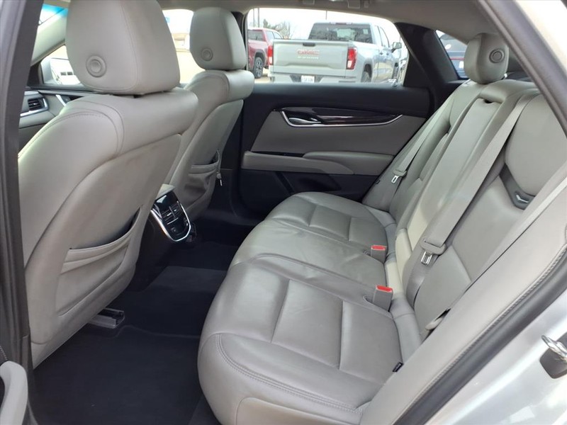 Cadillac XTS Vehicle Full-screen Gallery Image 22