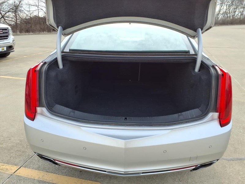 Cadillac XTS Vehicle Full-screen Gallery Image 23