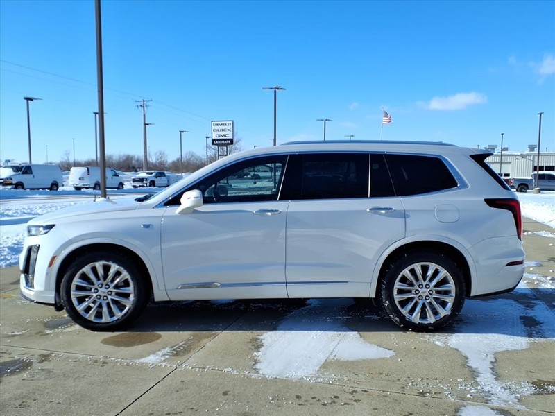 Cadillac XT6 Vehicle Full-screen Gallery Image 2