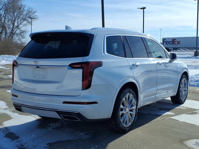 Cadillac XT6 Vehicle Full-screen Gallery Image 4