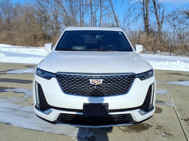 Cadillac XT6 Vehicle Full-screen Gallery Image 7