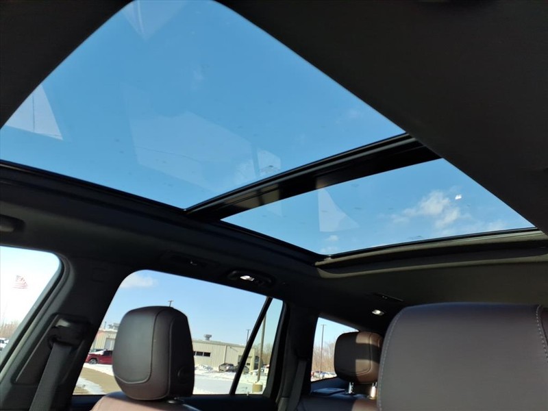 Cadillac XT6 Vehicle Full-screen Gallery Image 22