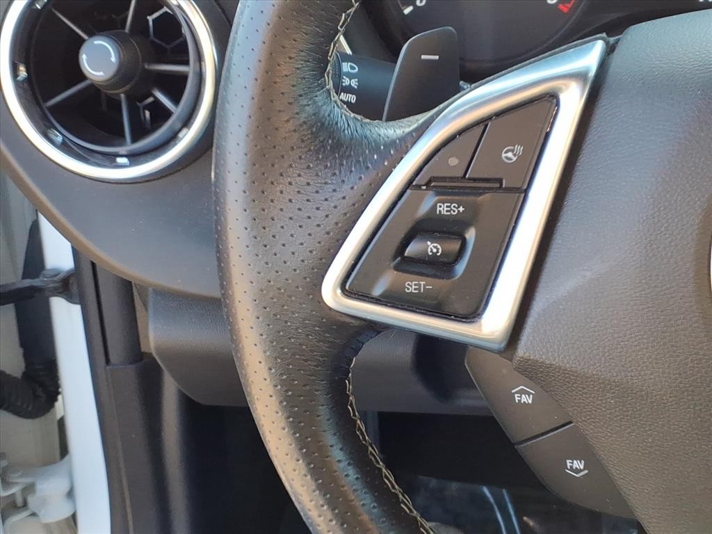 Chevrolet Camaro Vehicle Full-screen Gallery Image 13