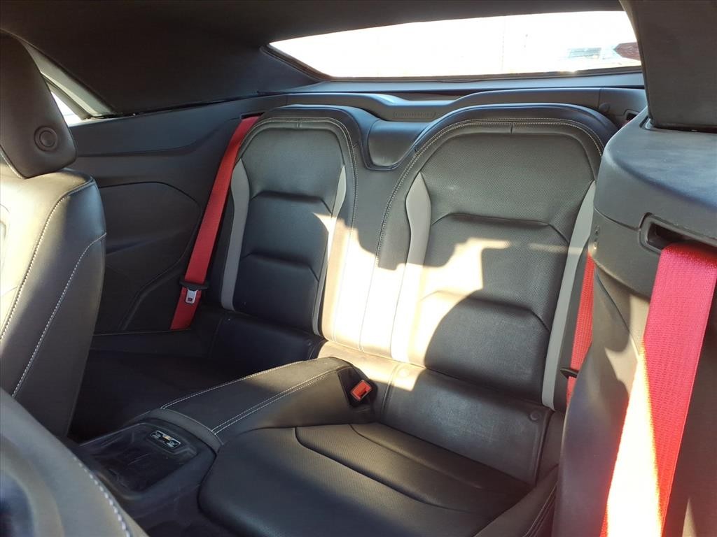 Chevrolet Camaro Vehicle Full-screen Gallery Image 18