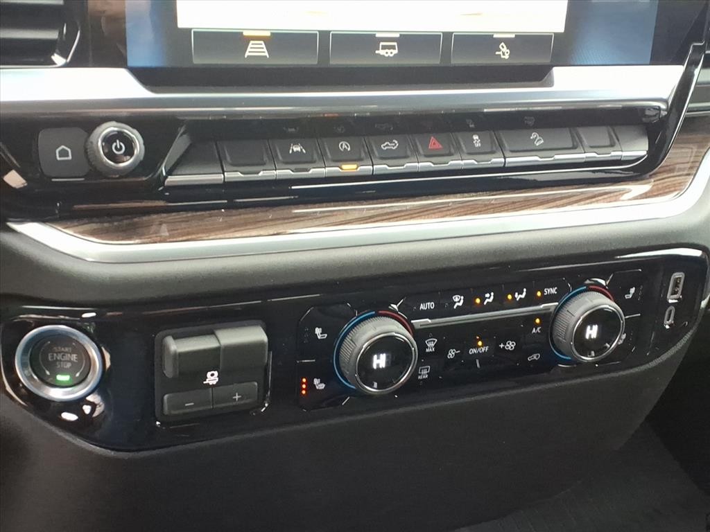 Chevrolet Silverado 1500 Vehicle Full-screen Gallery Image 10