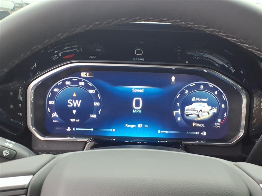 Chevrolet Silverado 1500 Vehicle Full-screen Gallery Image 13