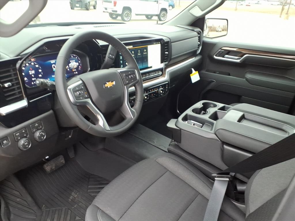Chevrolet Silverado 1500 Vehicle Full-screen Gallery Image 16