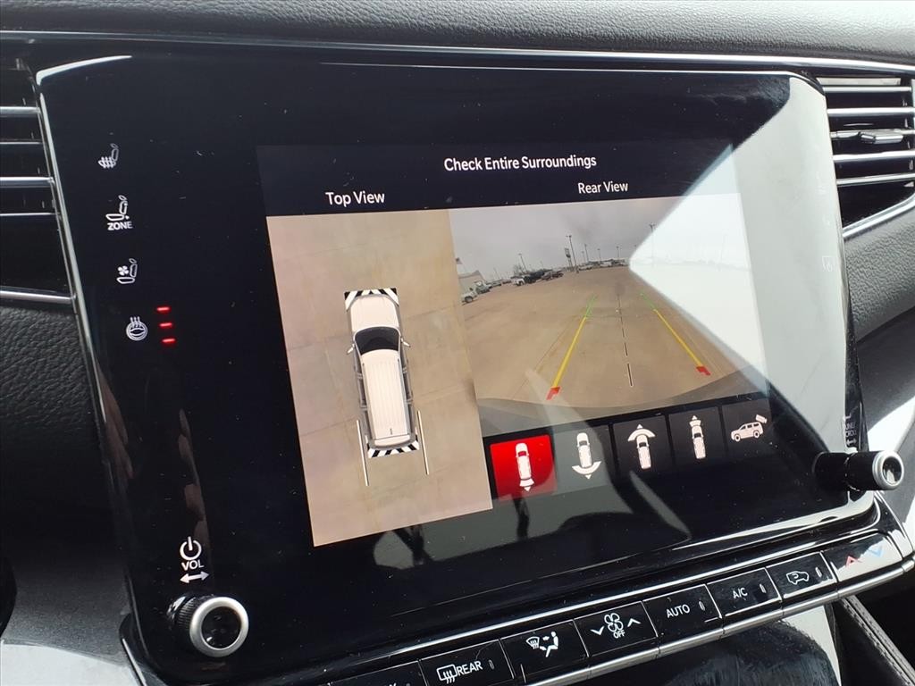 Jeep Wagoneer Vehicle Full-screen Gallery Image 13