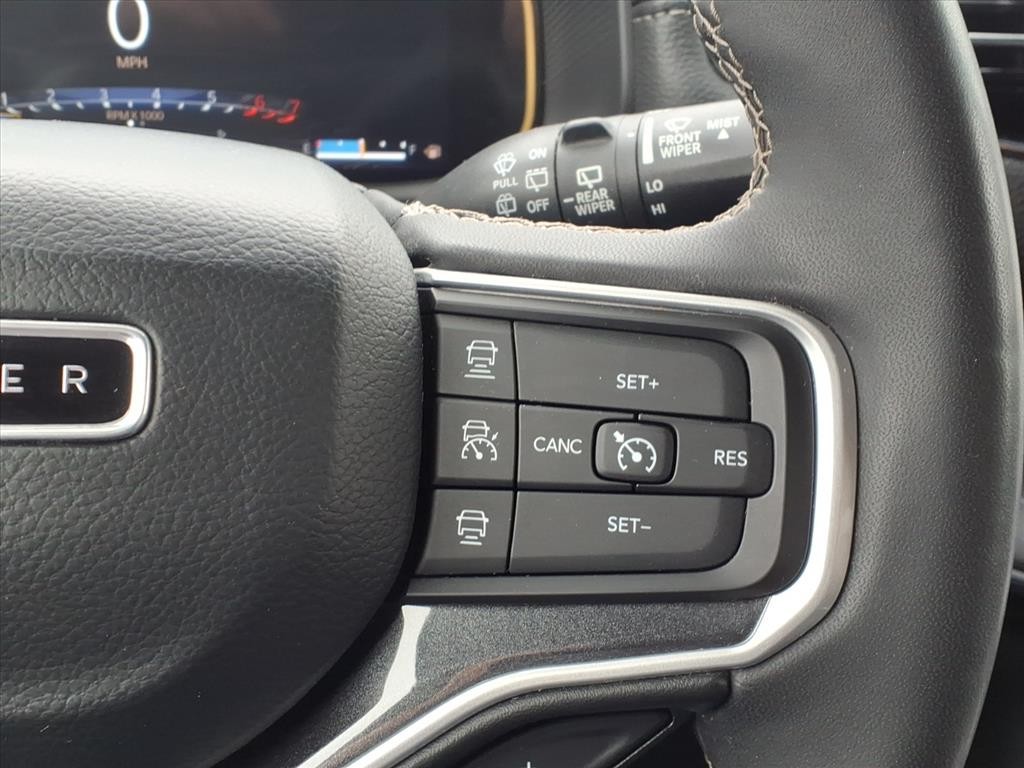 Jeep Wagoneer Vehicle Full-screen Gallery Image 17