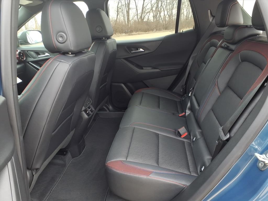 Chevrolet Equinox Vehicle Full-screen Gallery Image 16