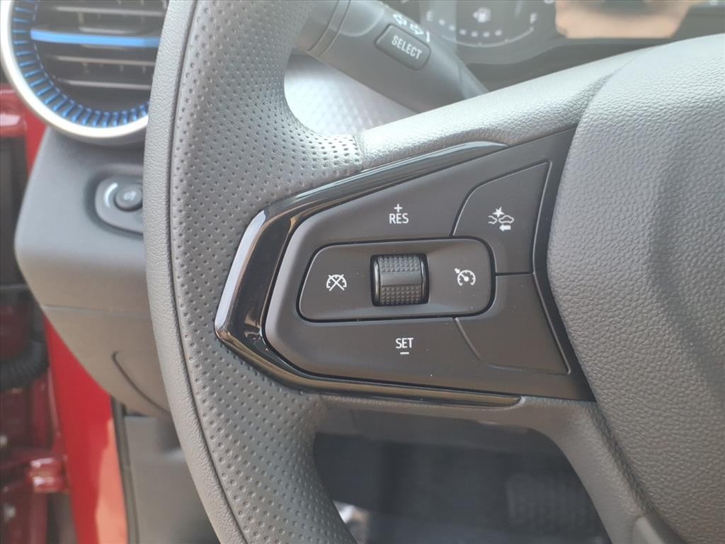 Chevrolet Trax Vehicle Full-screen Gallery Image 12