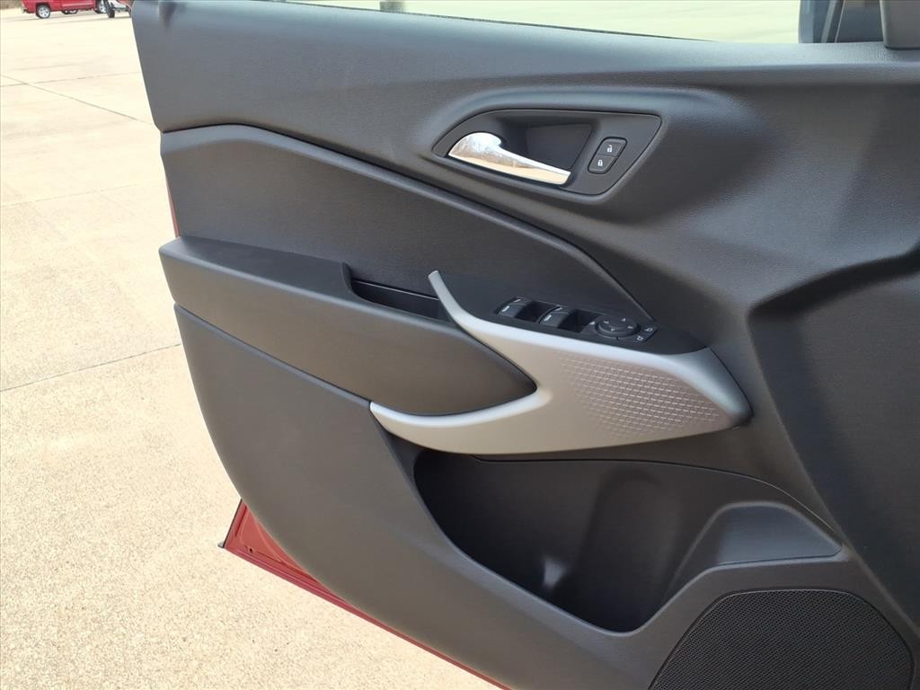 Chevrolet Trax Vehicle Full-screen Gallery Image 15