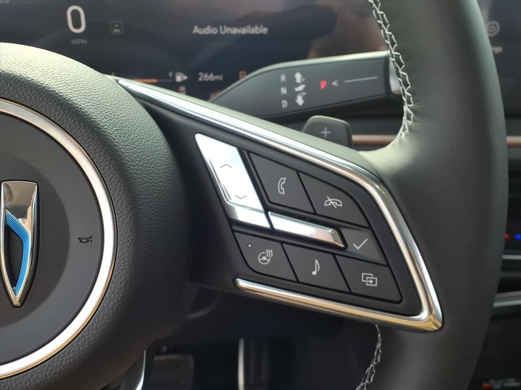 Buick Envision Vehicle Full-screen Gallery Image 12