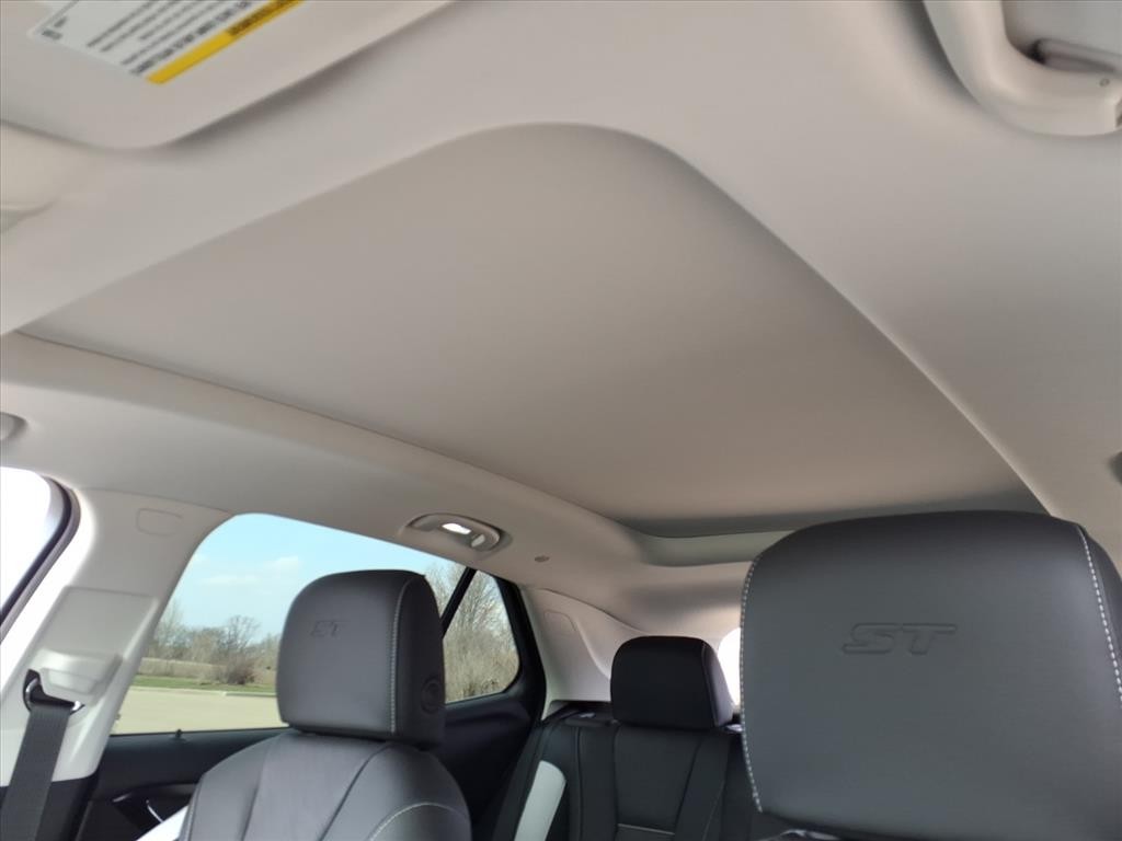 Buick Envision Vehicle Full-screen Gallery Image 16