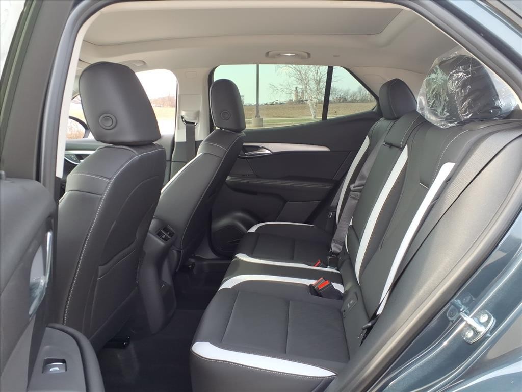 Buick Envision Vehicle Full-screen Gallery Image 17