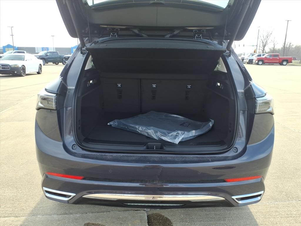 Buick Envision Vehicle Full-screen Gallery Image 17