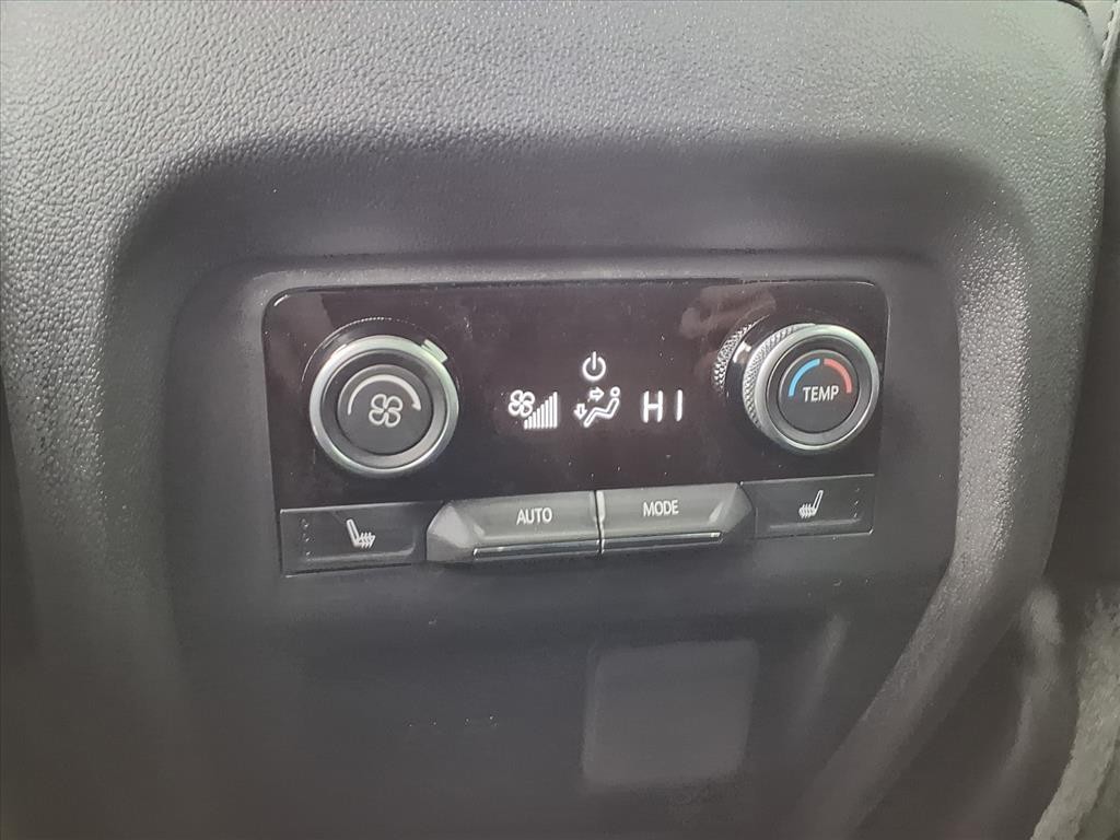 Buick Enclave Vehicle Full-screen Gallery Image 5