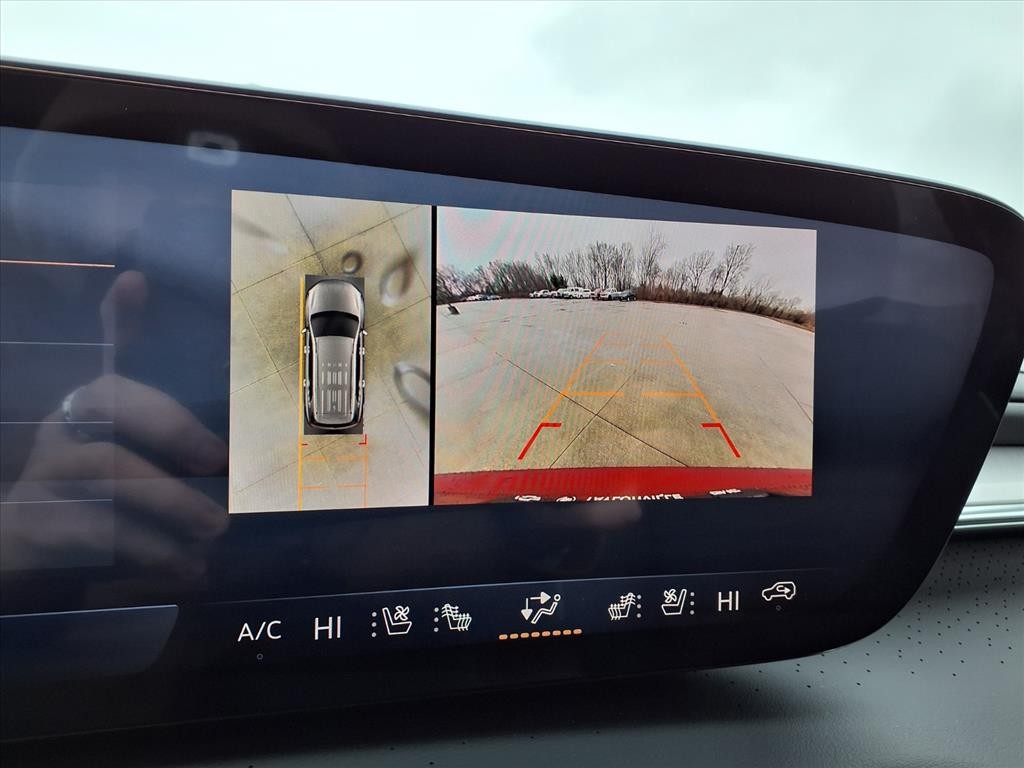 Buick Enclave Vehicle Full-screen Gallery Image 7