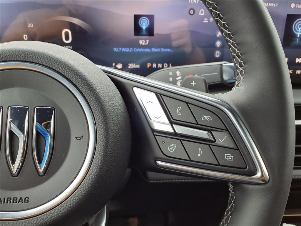 Buick Enclave Vehicle Full-screen Gallery Image 12