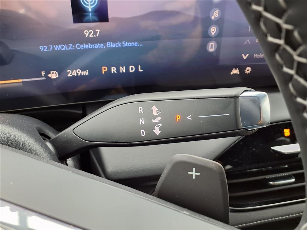 Buick Enclave Vehicle Full-screen Gallery Image 13