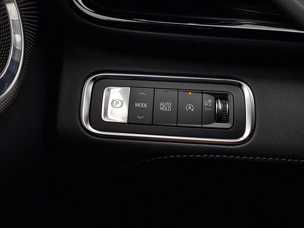 Buick Enclave Vehicle Full-screen Gallery Image 16