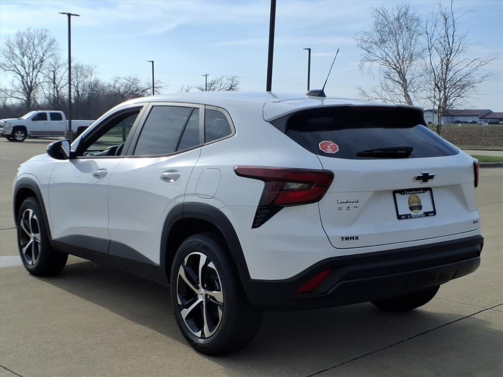 Chevrolet Trax Vehicle Full-screen Gallery Image 3