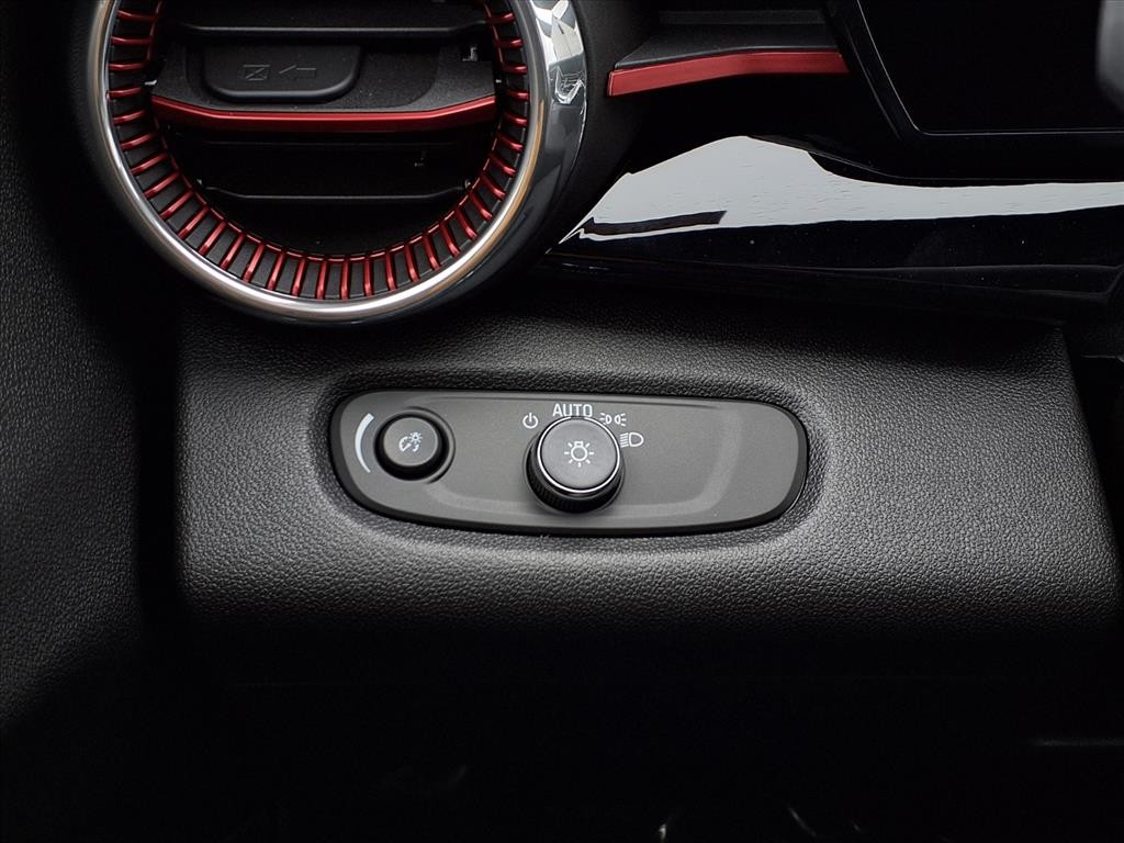 Chevrolet Trax Vehicle Full-screen Gallery Image 15