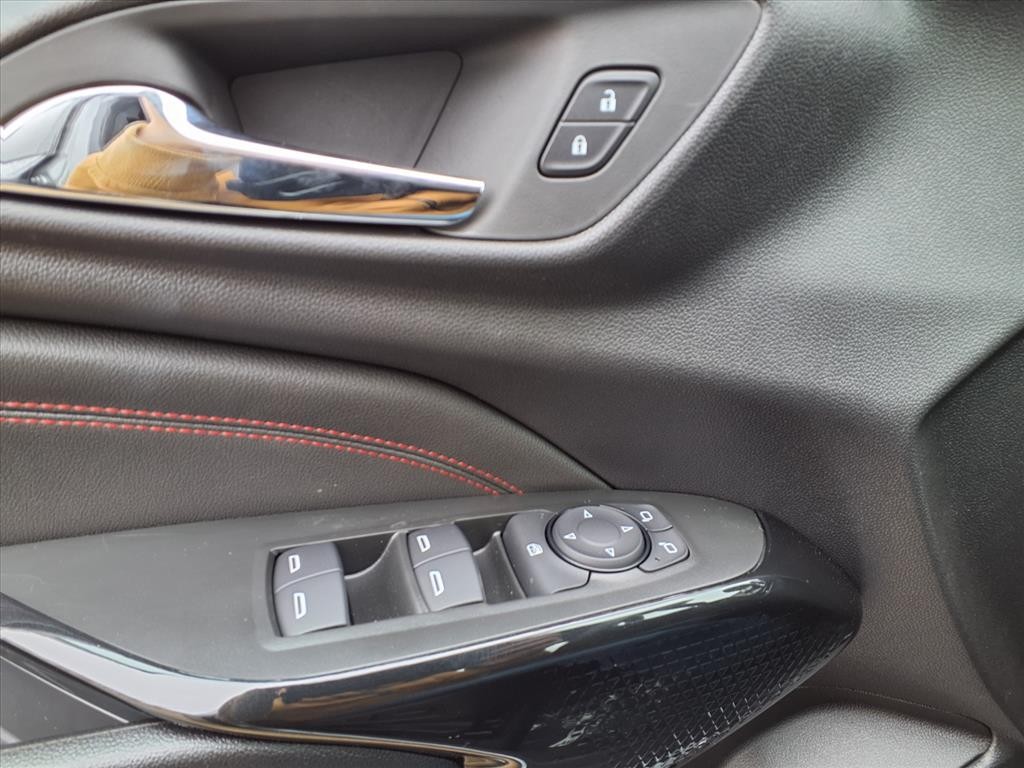 Chevrolet Trax Vehicle Full-screen Gallery Image 17