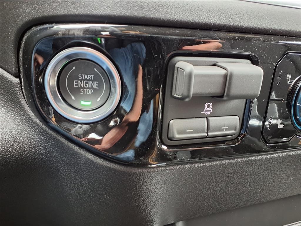 GMC Sierra 1500 Vehicle Full-screen Gallery Image 9