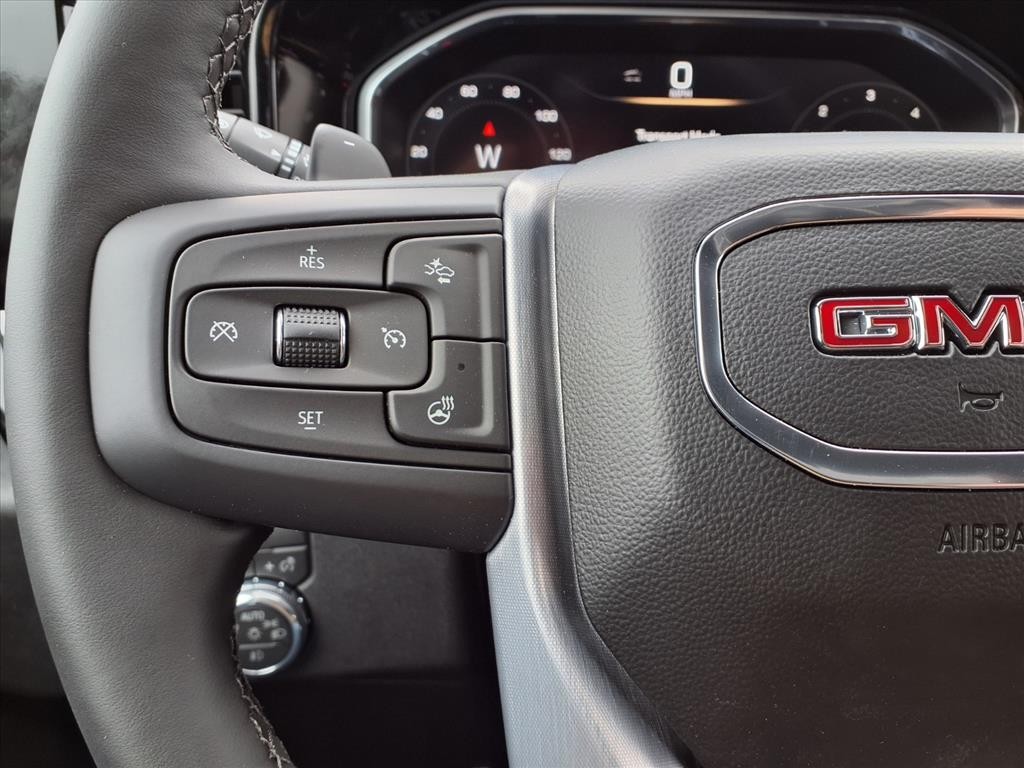 GMC Sierra 1500 Vehicle Full-screen Gallery Image 12