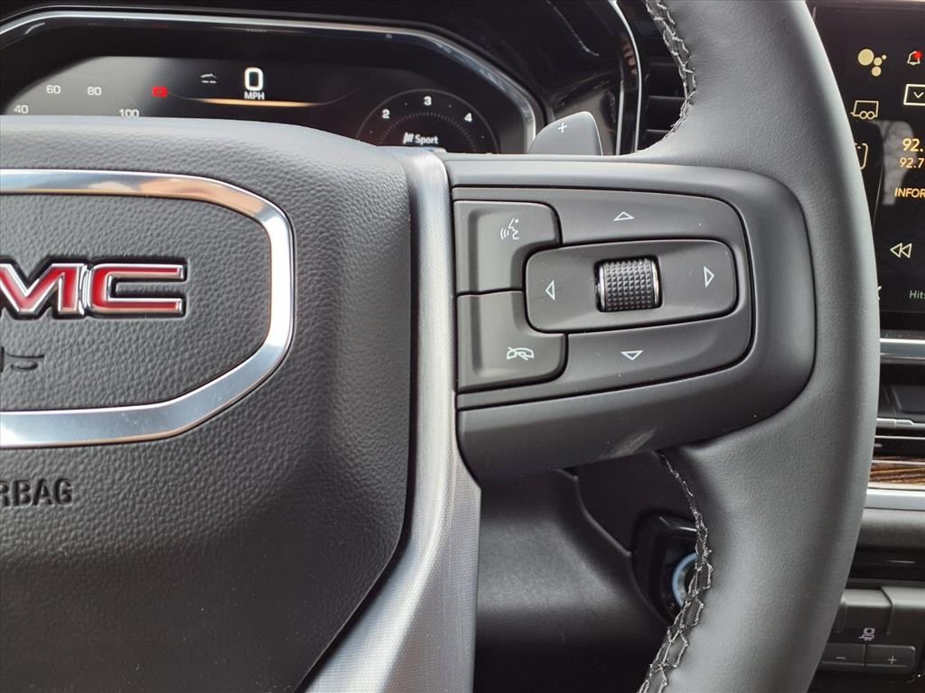 GMC Sierra 1500 Vehicle Full-screen Gallery Image 13