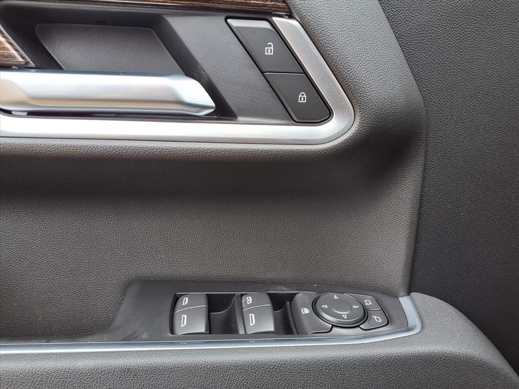 GMC Sierra 1500 Vehicle Full-screen Gallery Image 17