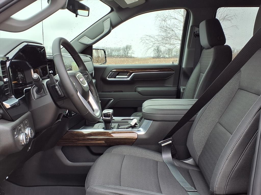 GMC Sierra 1500 Vehicle Full-screen Gallery Image 19