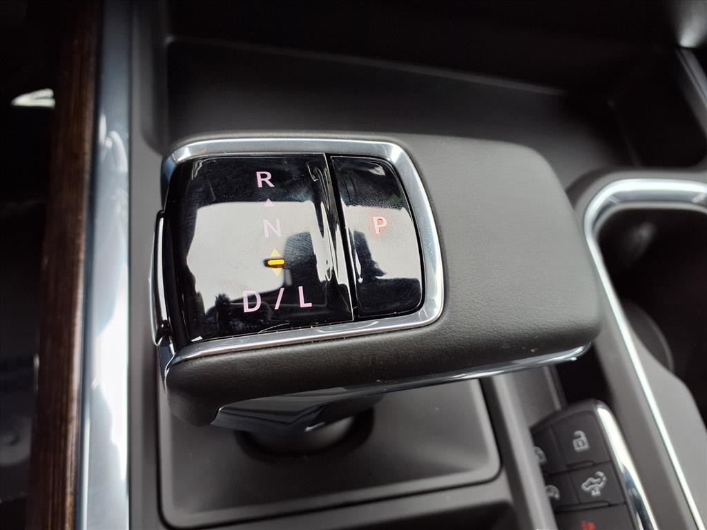 GMC Sierra 1500 Vehicle Full-screen Gallery Image 10