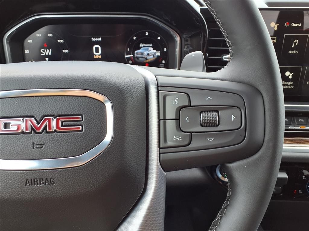 GMC Sierra 1500 Vehicle Full-screen Gallery Image 13