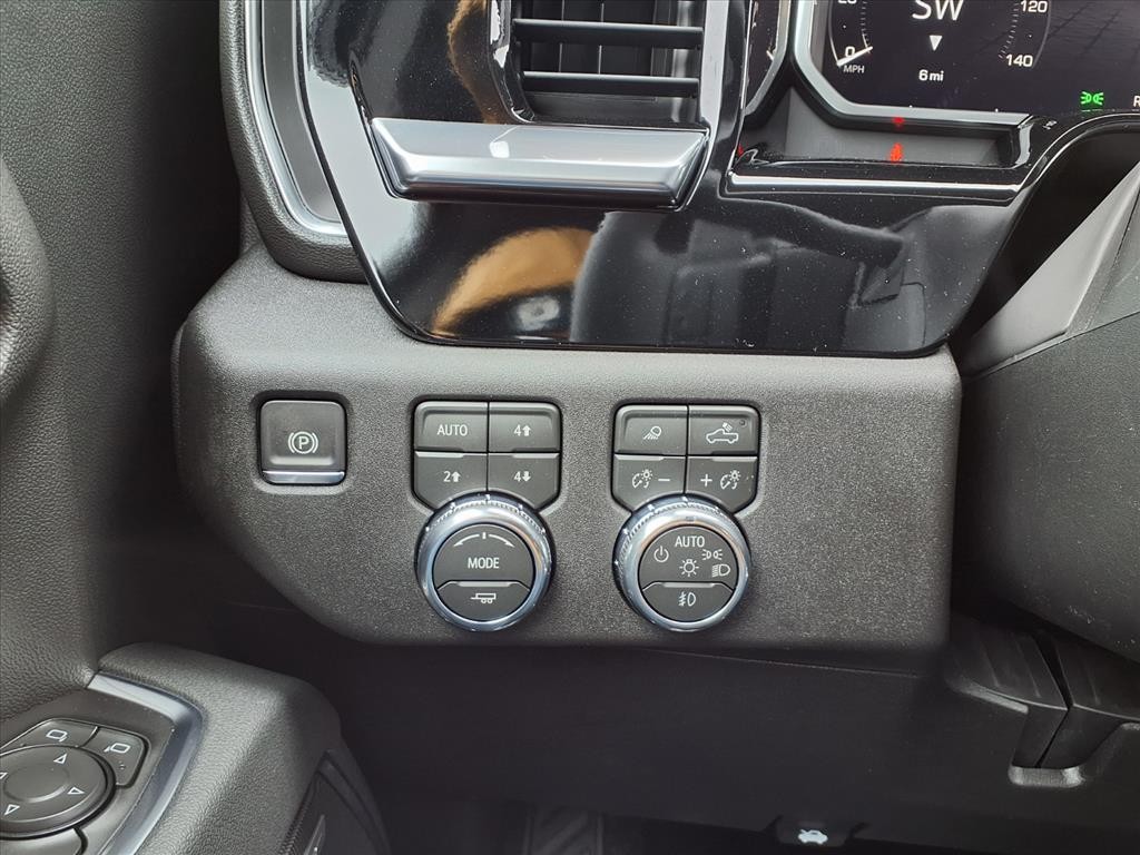 GMC Sierra 1500 Vehicle Full-screen Gallery Image 15