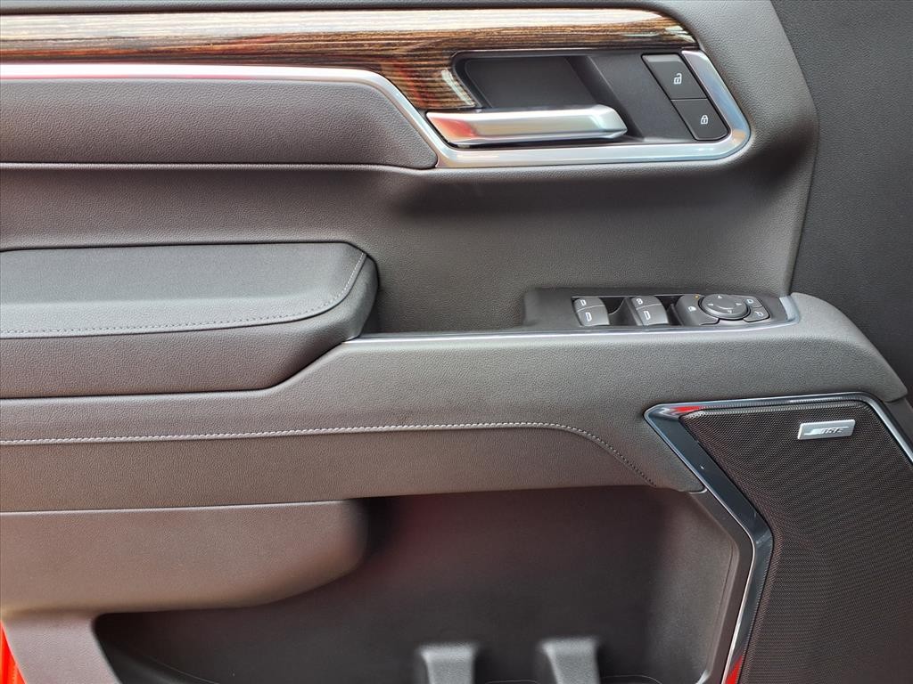 GMC Sierra 1500 Vehicle Full-screen Gallery Image 16