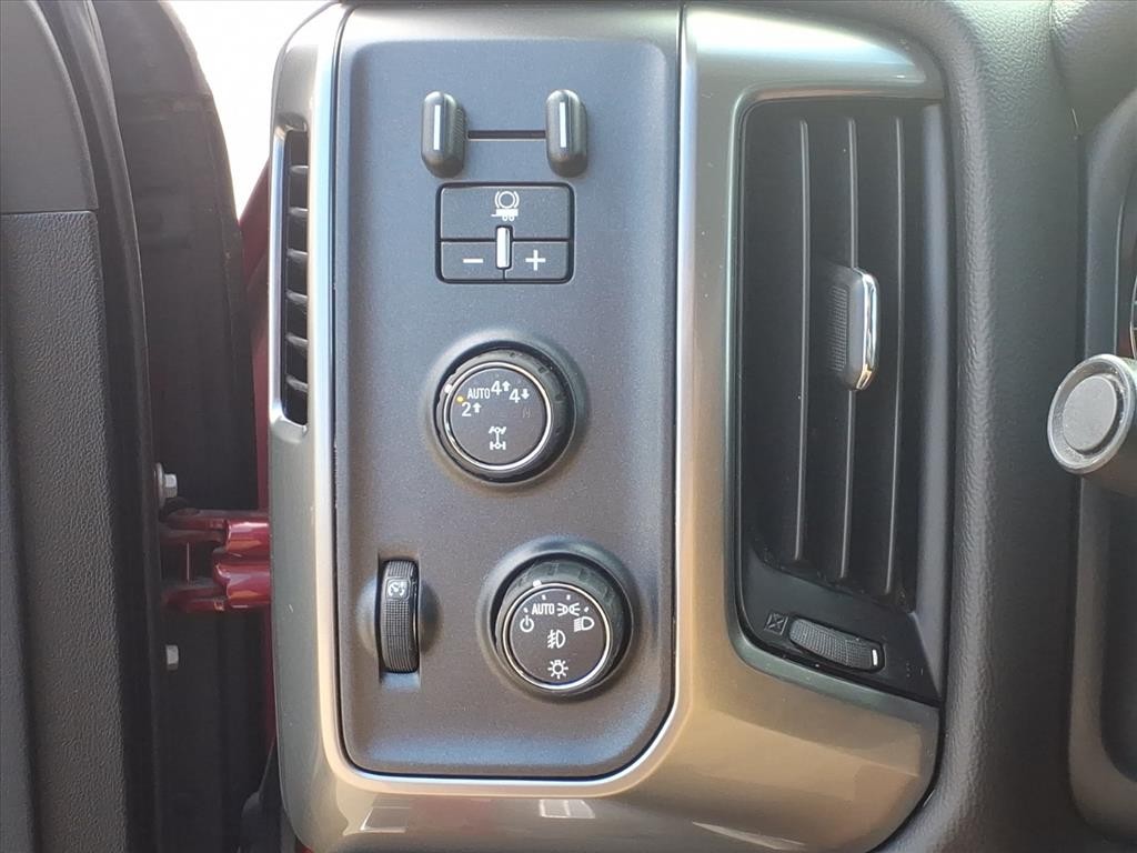 Chevrolet Silverado 1500 LD Vehicle Full-screen Gallery Image 18