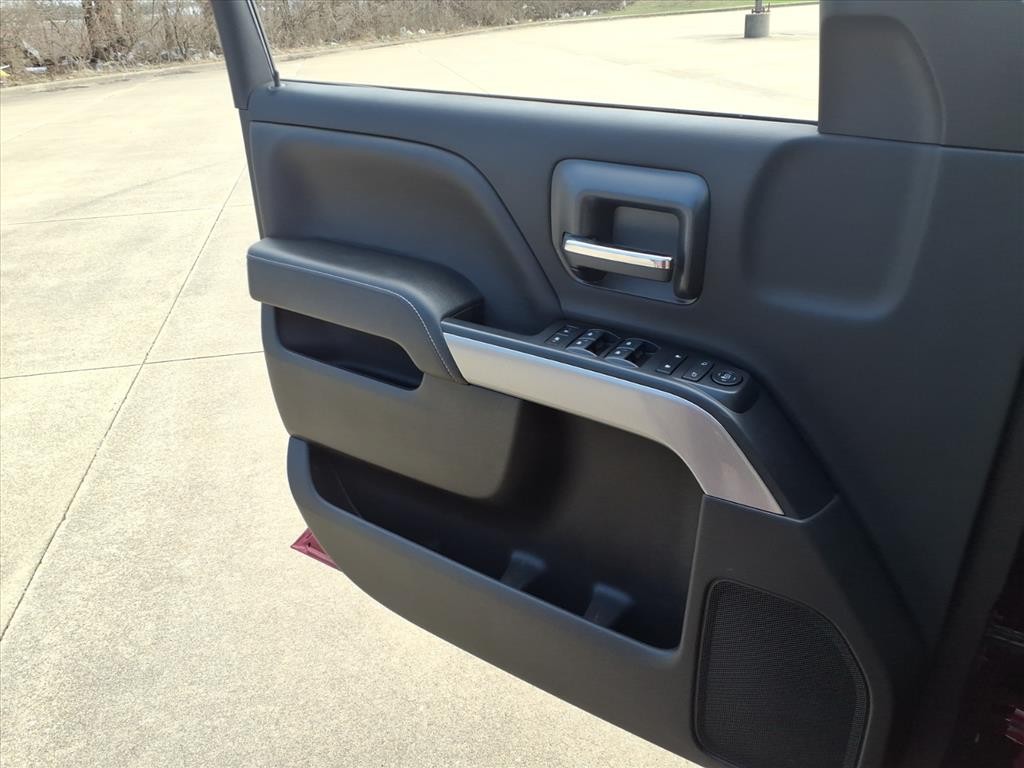 Chevrolet Silverado 1500 LD Vehicle Full-screen Gallery Image 19