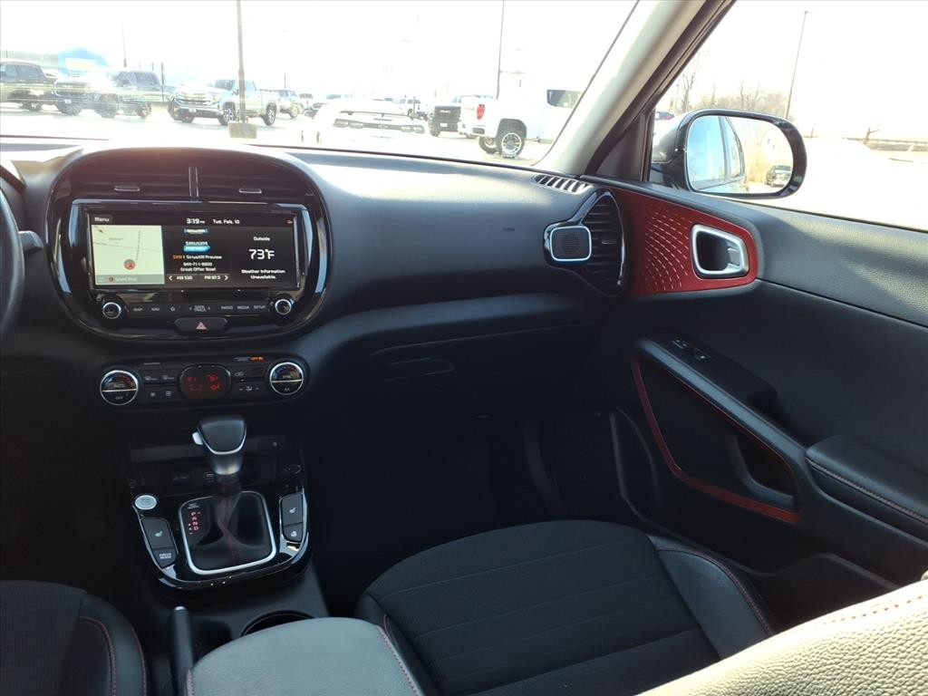 Kia Soul Vehicle Full-screen Gallery Image 9