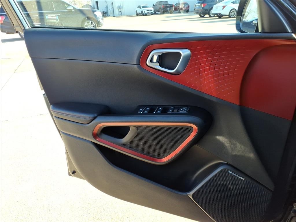 Kia Soul Vehicle Full-screen Gallery Image 19