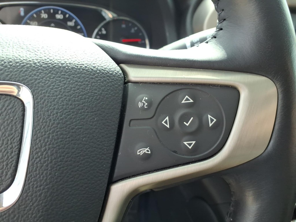 GMC Acadia Vehicle Full-screen Gallery Image 14