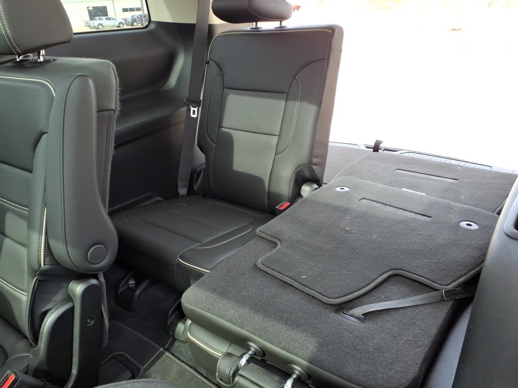 GMC Acadia Vehicle Full-screen Gallery Image 19