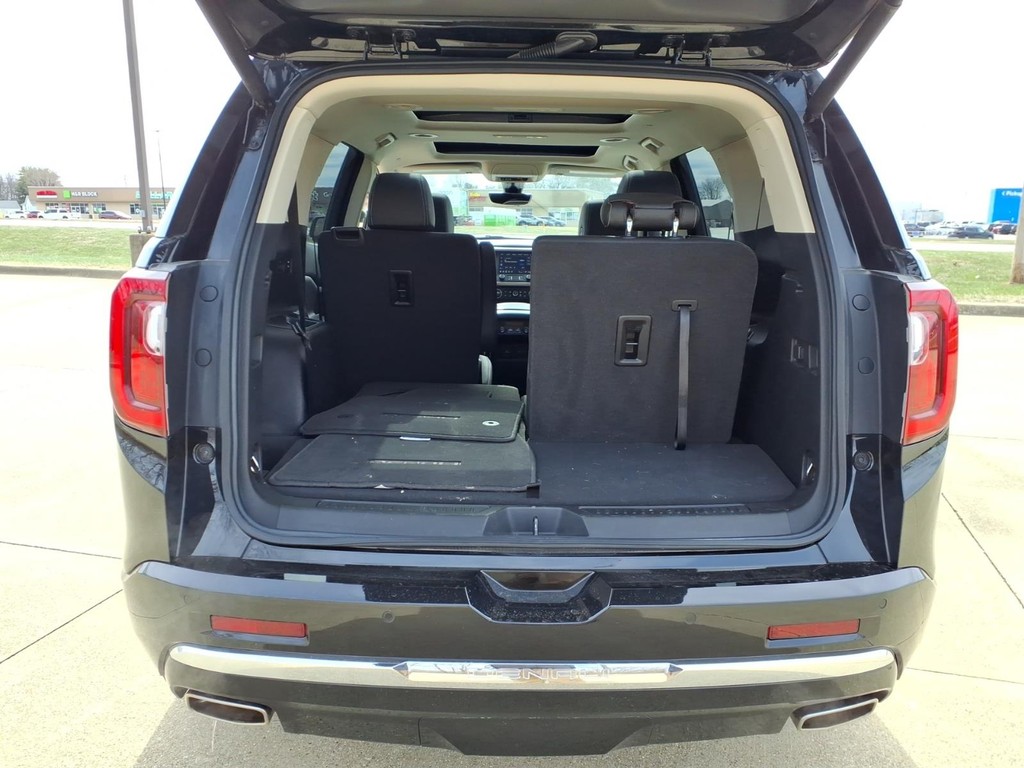 GMC Acadia Vehicle Full-screen Gallery Image 20